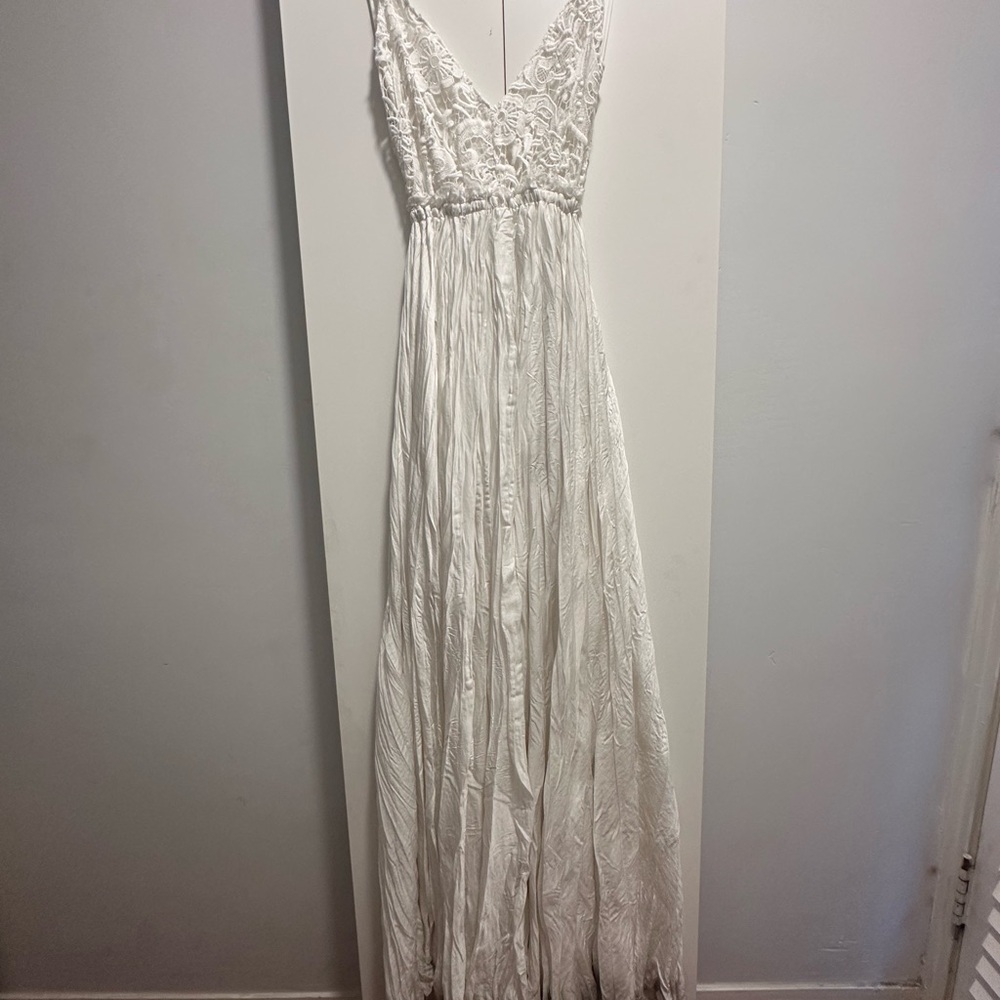 Elegant White Lace Maxi Dress